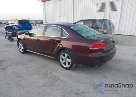 2013 Volkswagen Passat 2.5L Se z USA, uszkodzony, nr VIN 1VWBP7A30DC062070